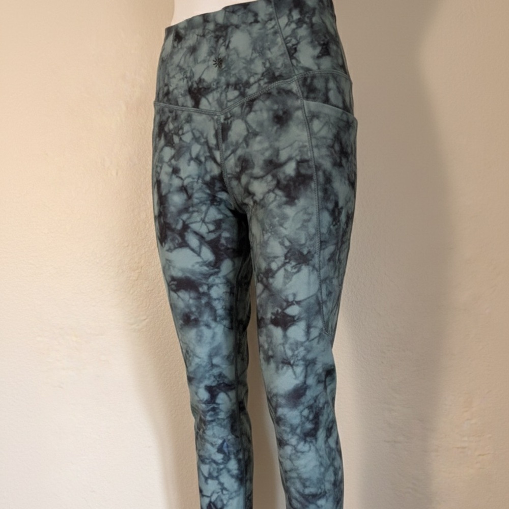 Athleta Salutation Stash Pocket II 7/8 Tight XS Blue Tie Dye